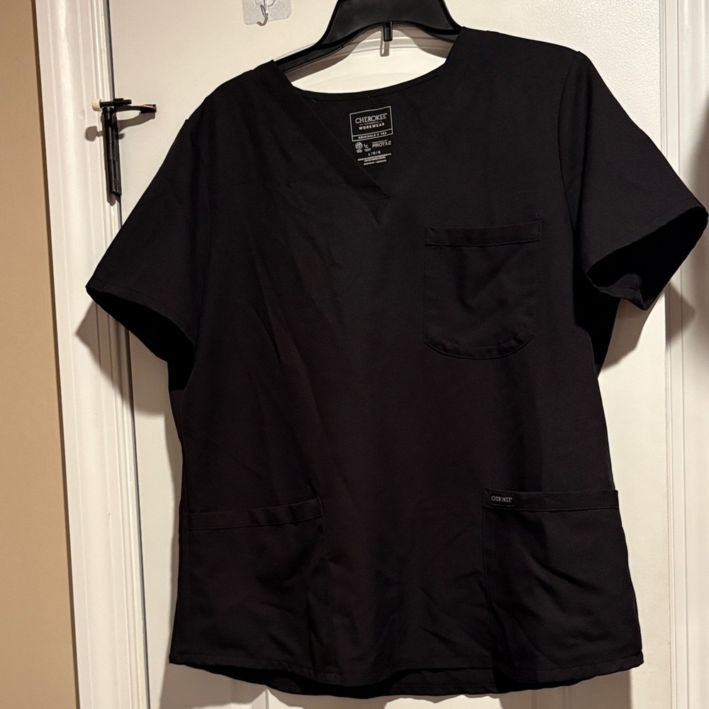 ✨ V-Neck Scrub Top ✨